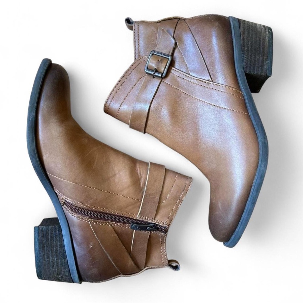 Vince Camuto Brown Ankle Boots with Zipper Closure
